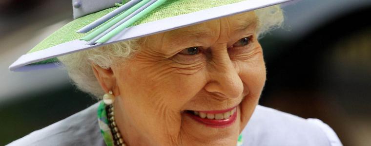 На 92 години: Кралица Елизабет спира да шофира 