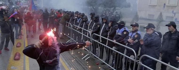 Протестиращи и полицаи бяха ранени при антиправителствена демонстрация в Албания