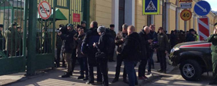Взрив във военна академия в Санкт Петербург, трима души са ранени
