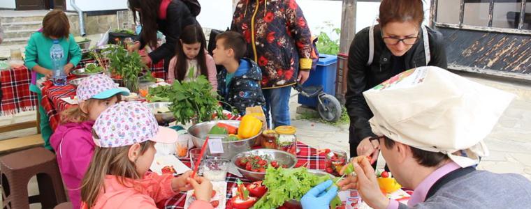  Деца работят  под мотото "Не яж боклуци, яж зеленчуци" (ВИДЕО)