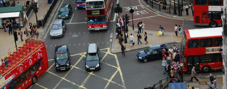 Лондон въвежда 24 км/ч максимална скорост и затваряне на основни улици по обедно време
