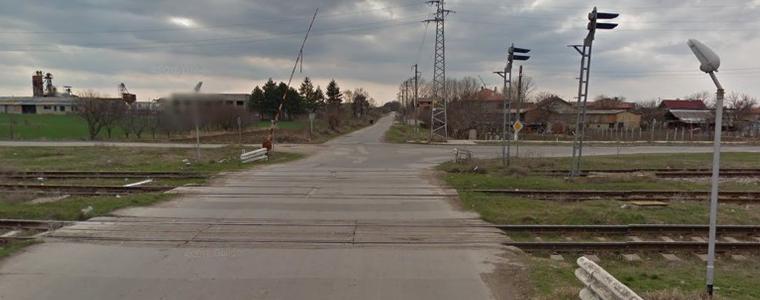 Ремонтират железопътния прелез в Дончево