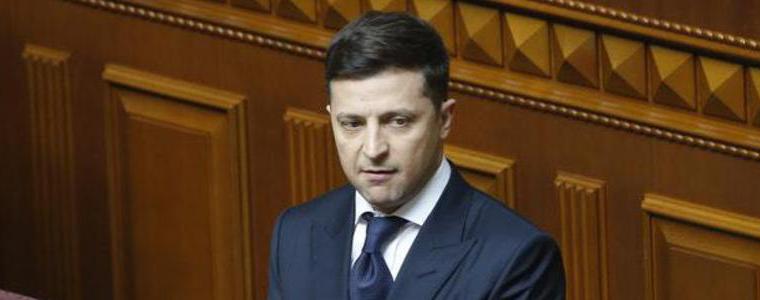 Украинският президент разпусна парламента минути след като положи клетва