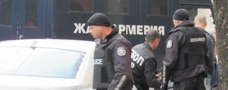 Двама българи и 6-ма чужденци с обвинения за нелегален трафик на мигранти