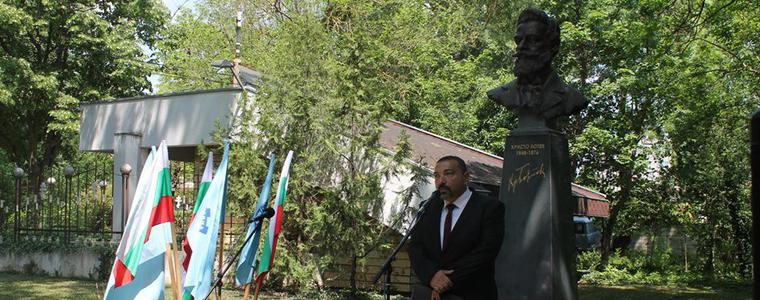 Kаварна отдаде почит на Ботев и героите