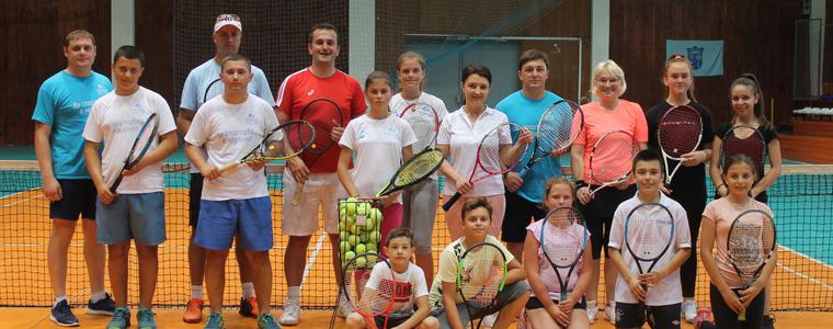 Спортният директор на федерацията по тенис Пресиян Коев даде открит урок в Каварна