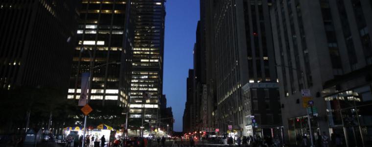 Авария остави на тъмно 45 000 души в Ню Йорк