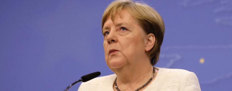 Меркел увери, че е добре и е готова да завърши мандата си