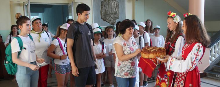 Учениците от клуб „Екопулс“ в Каварна се срещнаха с доброволци от Черноморска мрежа на неправителствените организации