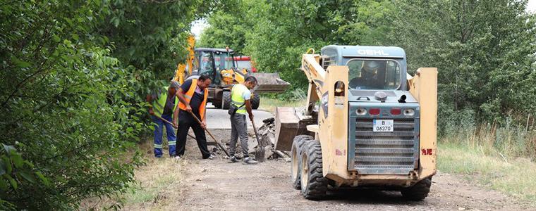 Започна плануваната за годината рехабилитация на общинската пътна мрежа в Генерал Тошево 
