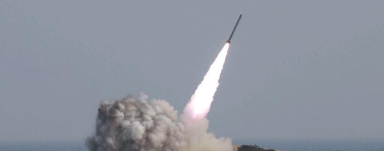 Северна Корея е изстреляла "неидентифицирани снаряди", които са паднали в Японско море