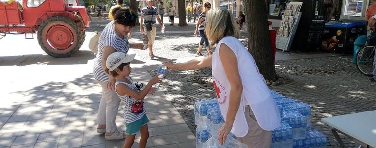 Вода в горещите дни ще раздават в Добрич