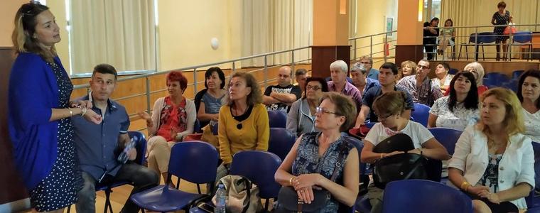 Обучителна среща – семинар за предотвратяване на девиациите в поведението на децата се проведе в Добрич