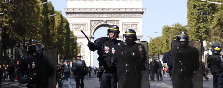 Повече от 100 задържани в Париж