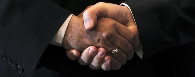 Дългото ръкостискане предизвиква безпокойство