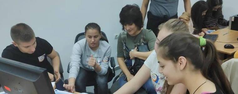 Гимназия "Райко Цончев" предава опита си в образователните иновации на други училища от България