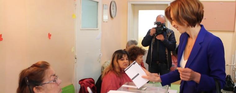 Надежда Петкова: Гласувах за Добрич, за да останат младите хора в града (ВИДЕО)