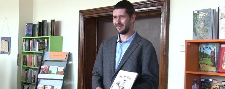 Млад автор от София представи книжката „Аз съм Гунчо“ пред ученици в Добрич (ВИДЕО)