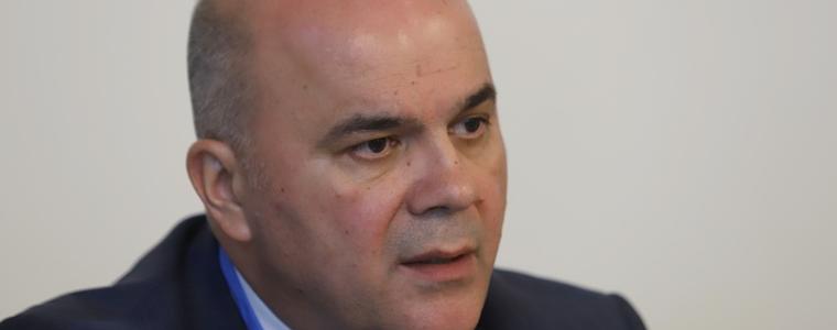 Премиерът Борисов поиска и прие оставката на министър Бисер Петков