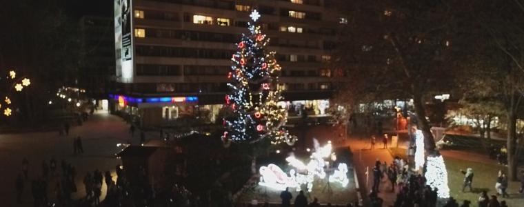 Дядо Коледа пристигна с елена Рудолф в Добрич (ВИДЕО)