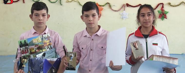 Наградиха най-добрите спортисти и отбори на училището за шампиони в Добрич (ВИДЕО)