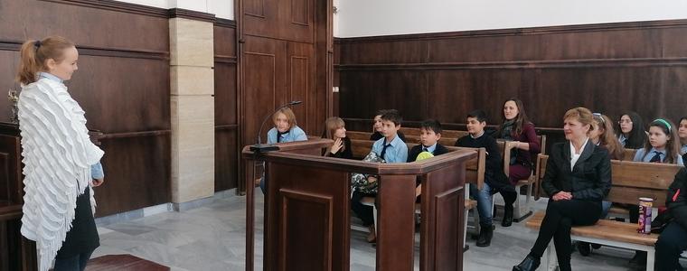 Районният съд в Добрич откри новата учебна година по образователна програма за ученици