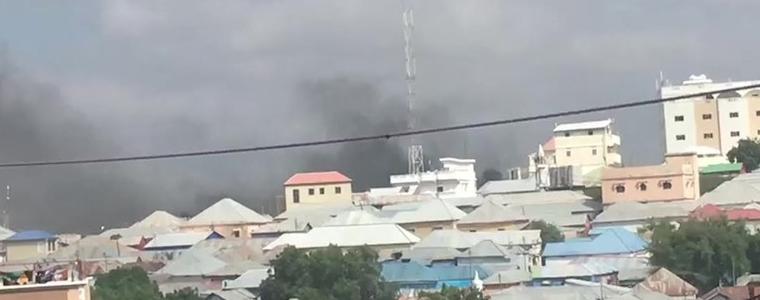 Кола-бомба избухна до парламента на Сомалия