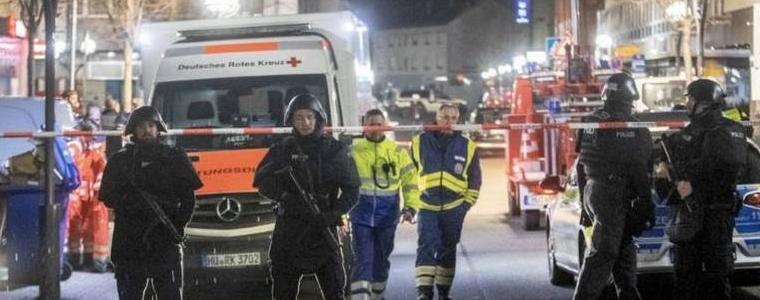 Девет души убити при стрелба в два наргиле бара в Германия