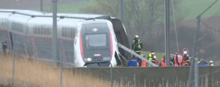 Над 20 пострадали при дерайлиране на влак във Франция 