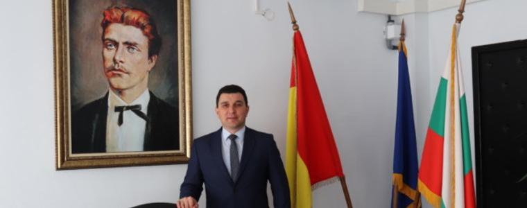 Поздрав на кмета Валентин Димитров към жителите на  Ген.Тошево по случай Националния празник