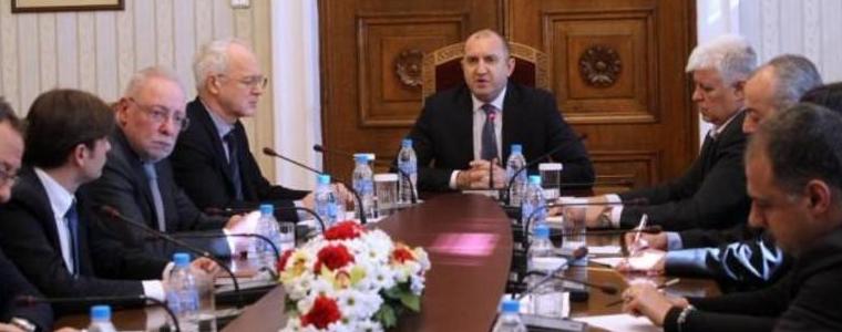 Президентът Радев: Необходим е комплекс от мерки в подкрепа на икономиката след коронавируса