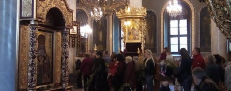 Щабът ще говори със Светия Синод за събирането в храмовете  