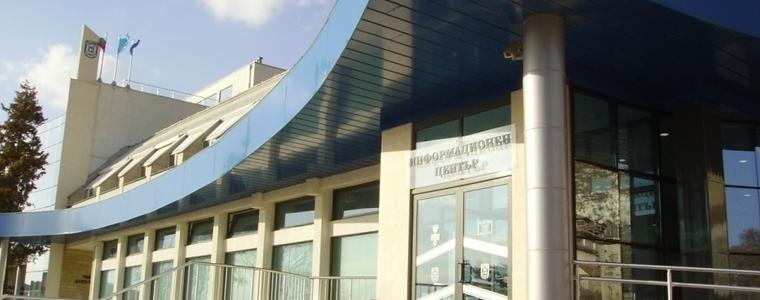 Служители на общинската администрация в Балчик от рискови групи в отпуск до края на месеца