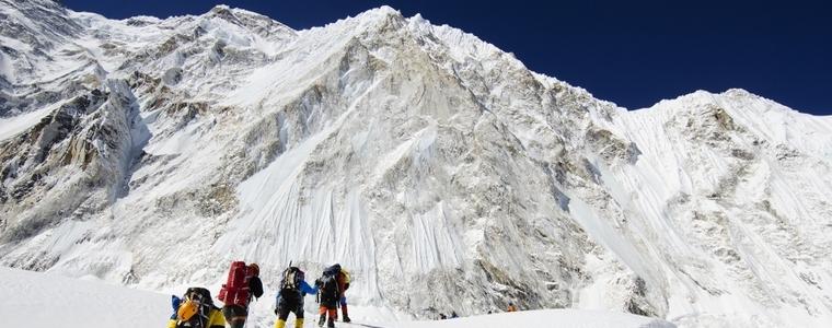 Непал очаква големи загуби без изкачванията на Еверест