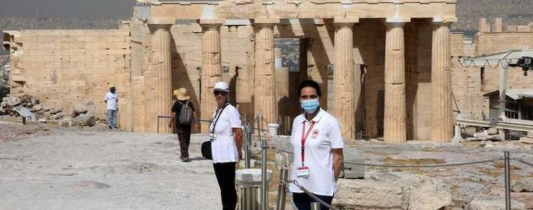 Около 20% от заразените туристи в Гърция са българи