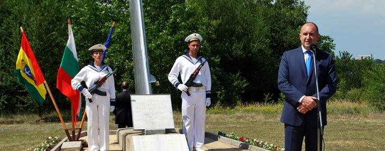 Президентът летял с костюма на кап. Венко Савов, който се жертва за жителите на Тошево (ВИДЕО)