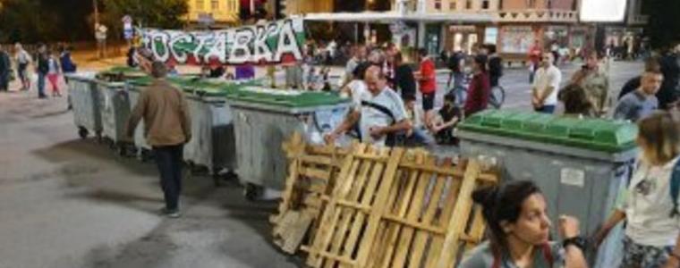 31 ден: Полицията остави блокадите в центъра на София
