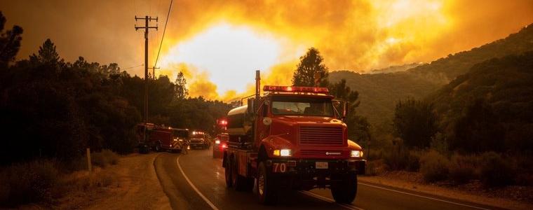 Евакуация в Лос Анджелис заради бързо разрастващ се горски пожар