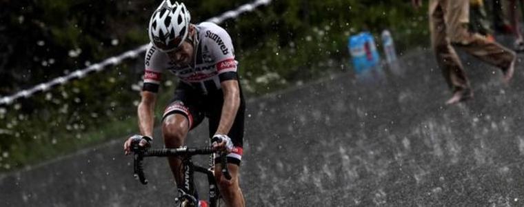 Градушка рани велосипедисти във Франция