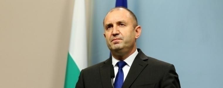 Румен Радев: Разговорът за бъдещето на България е възможен само след оставки