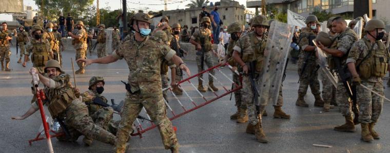 Армията спря атака срещу президентския дворец в Ливан