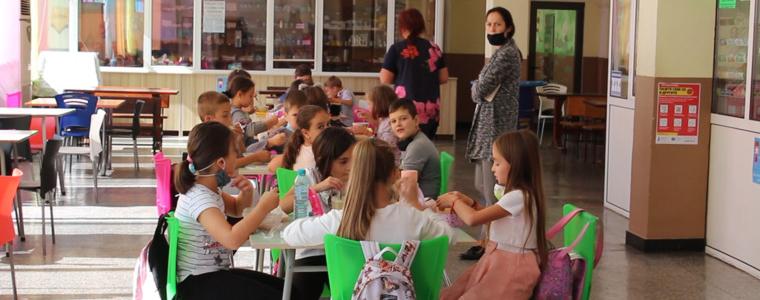 Храненето в стола на СУ „Св. Климент Охридски”се извършва при спазване на строги противоепидемични мерки (ВИДЕО)