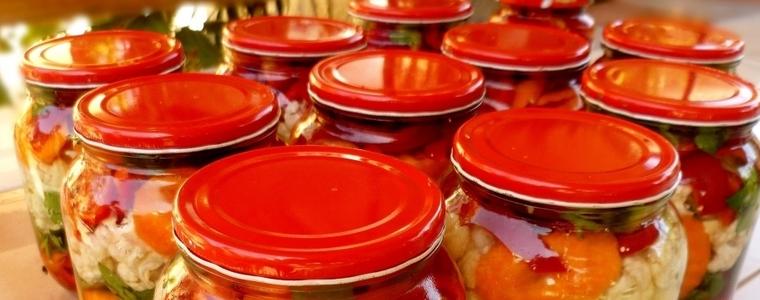 Половината българи отглеждат домашни продукти и сами си приготвят храни и напитки