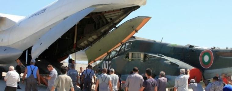 Първите два ремонтирани самолета Су-25 пристигнаха в България