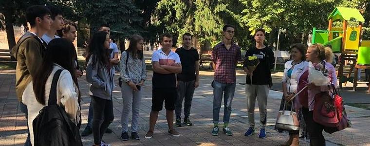 Ученици от Гимназия „Райко Цончев“  изучават историята и културата на Добруджа по иновативния предмет „Ние и светът“