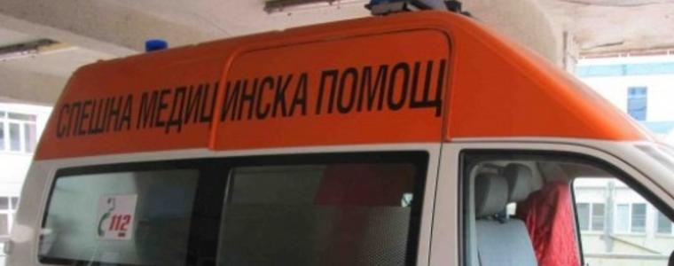 42-годишен шофьор е в кома след удар в дърво по пътя Добрич - Крушари