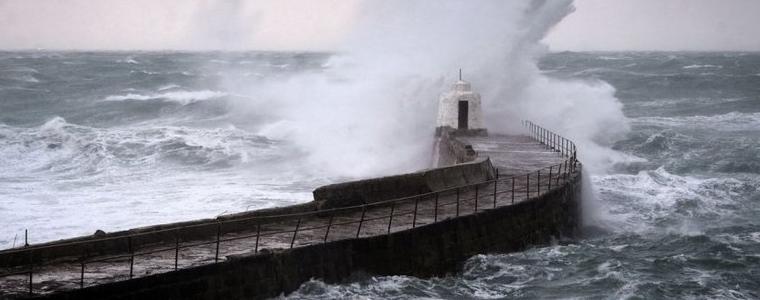 Двама загинали и 25 изчезнали, бурята "Алекс" вилня във Франция и Италия
