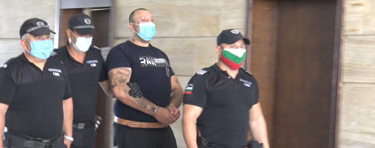 Окръжният съд в Добрич остави в ареста обвинен за хулиганство на пътя и още 4 престъпления