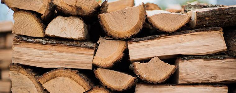 3786 семейства от област Добрич са осигурени с дърва за огрев