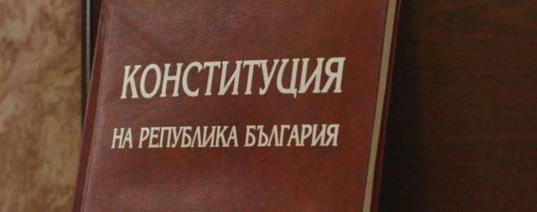 Проф. Киров: Приключи порнографията с новата Конституция